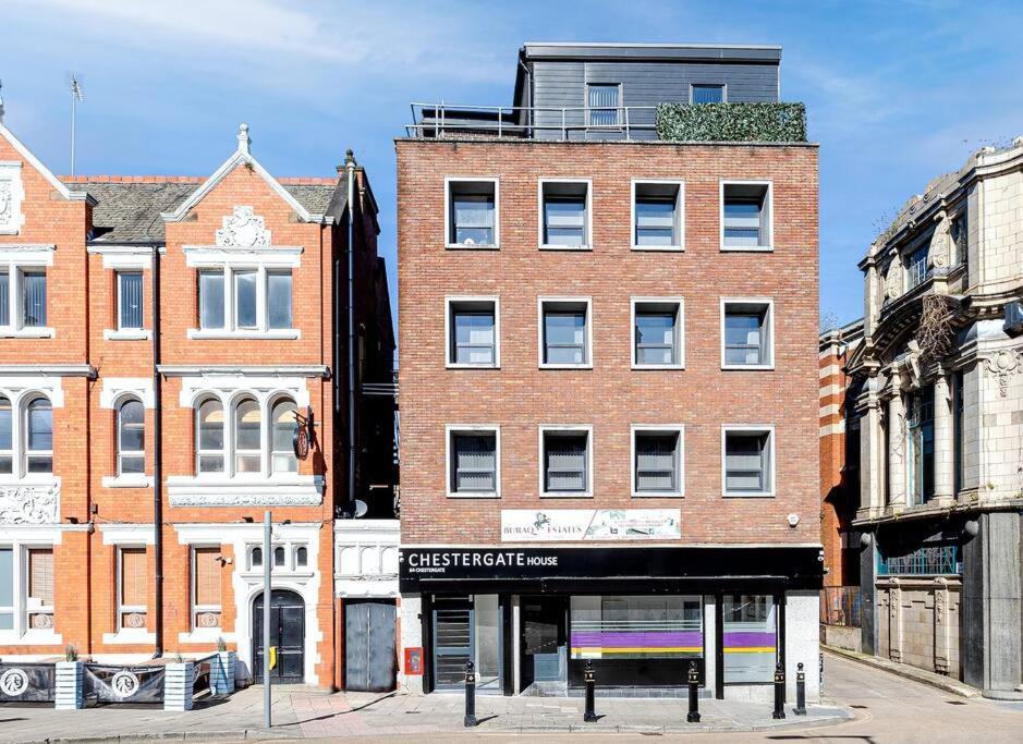 Entire 1 Bed Apt In The Centre Of Stockport Exterior photo